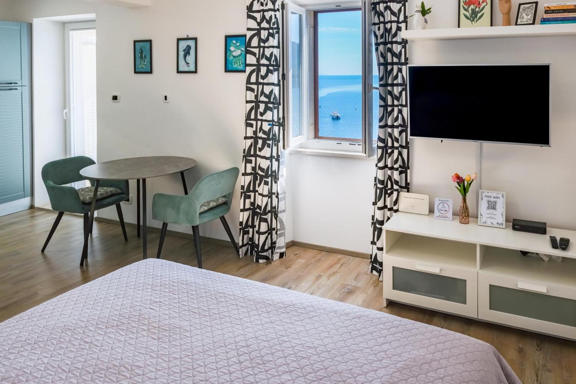Studio Apartment Above Promenade W Terrace & Parking Rabac Exterior photo