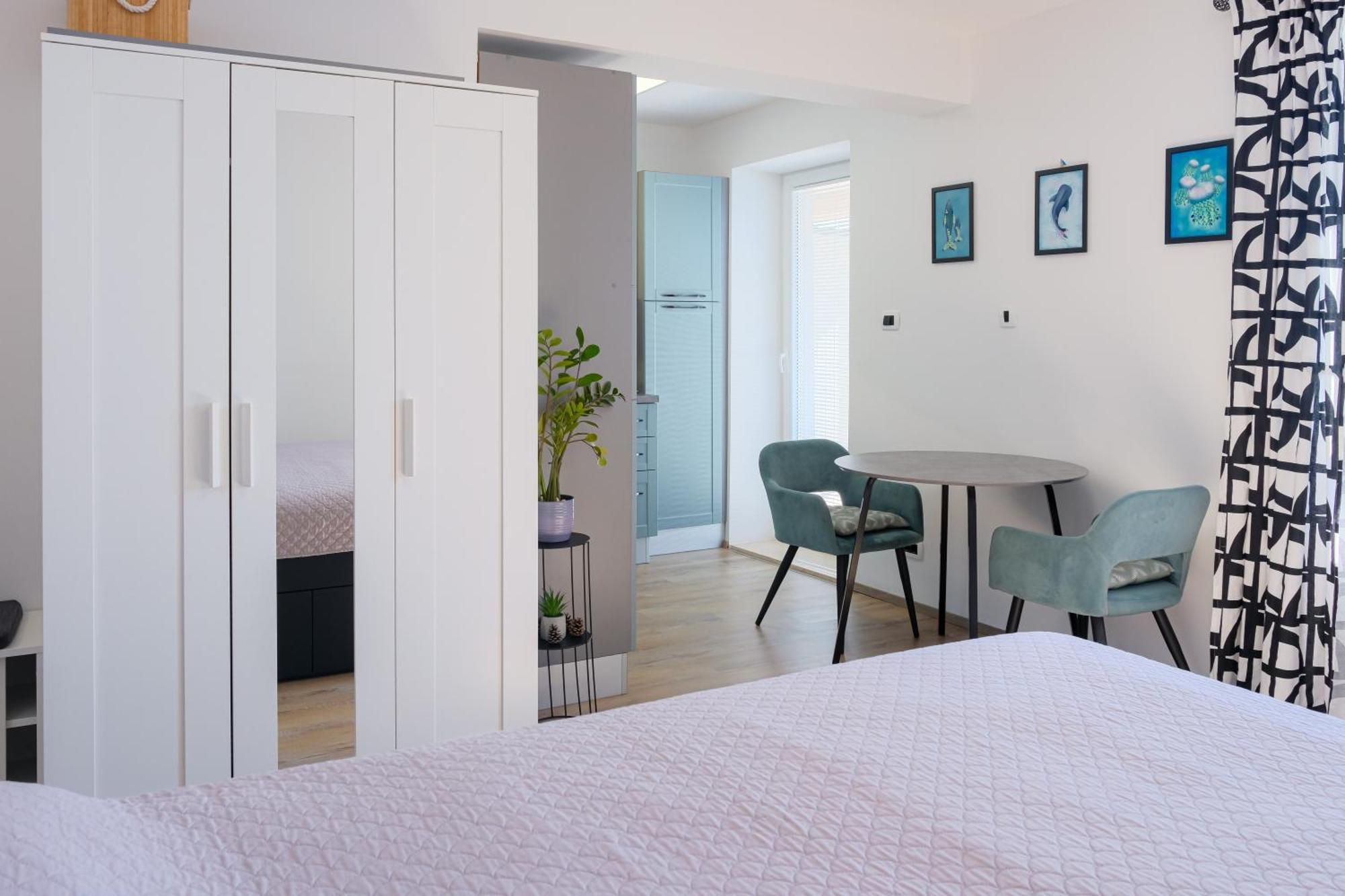 Studio Apartment Above Promenade W Terrace & Parking Rabac Exterior photo