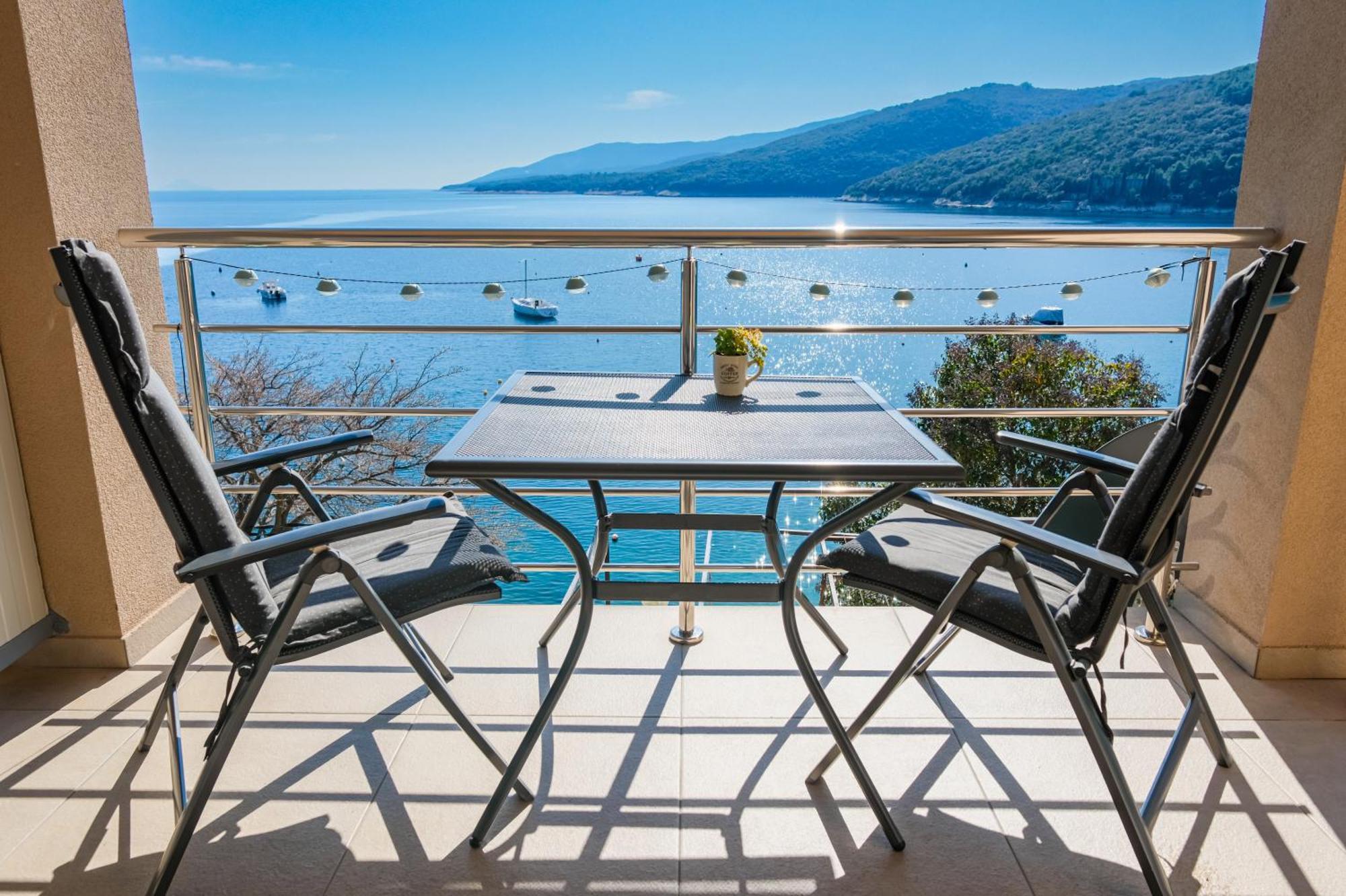 Studio Apartment Above Promenade W Terrace & Parking Rabac Exterior photo